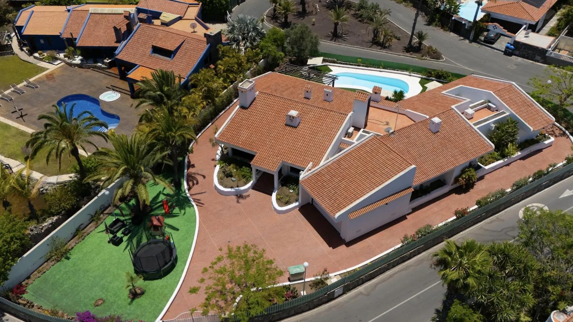 EXCLUSIVE VILLA GRAN CANARIA - HEATED POOL INCLUDED - Gran Canaria Stays Maspalomas  Chalet Maspalomas (Gran Canaria)
